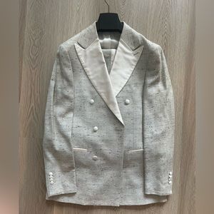 Gently Used Suitsupply Havana Double Breasted Tuxedo (38R)
